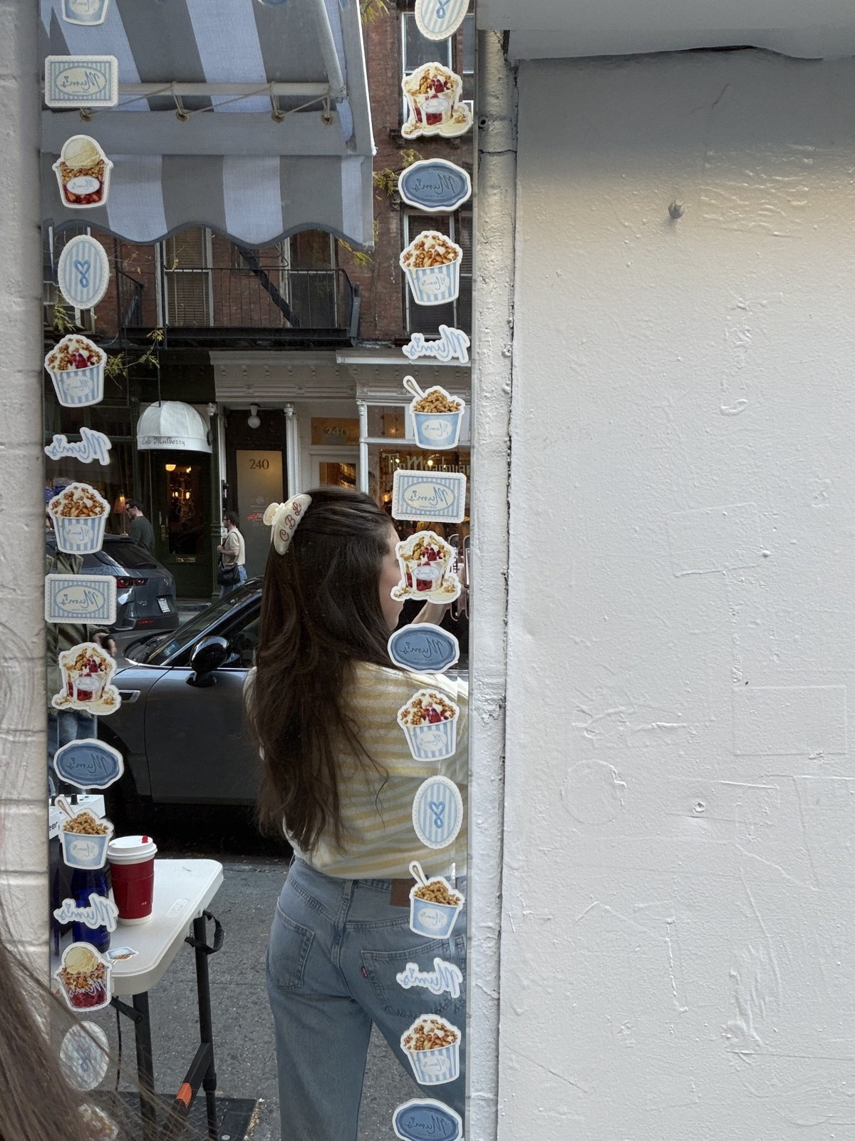 Clip hairstyle in a mirror selfie